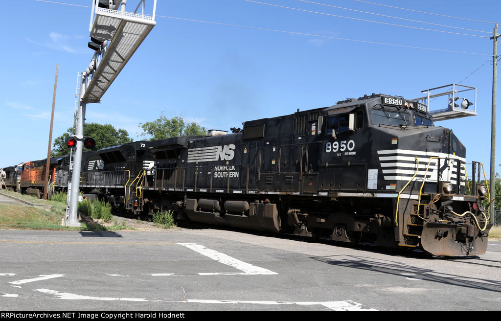 NS 8950 leads train 351 out of Glenwood yard